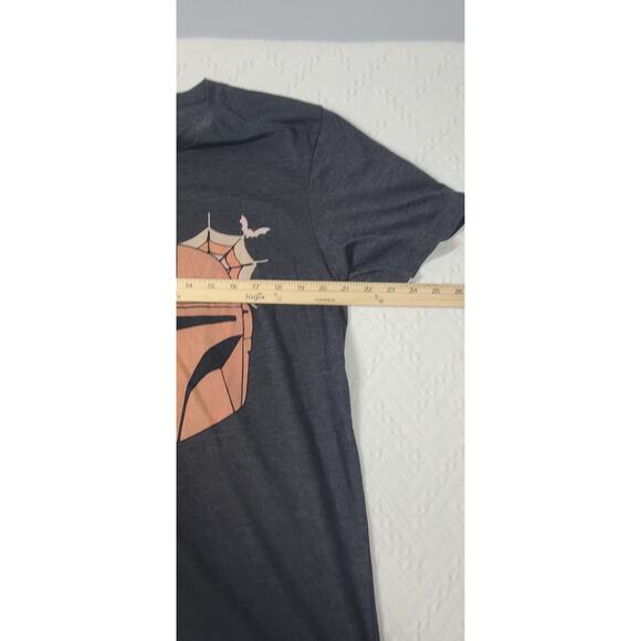Disney Mandalorian "This is the way" Halloween shirt size xl Women's - Picture 4 of 8